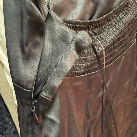 Black satin Lulus dress, brand new - Picture 4 of 4